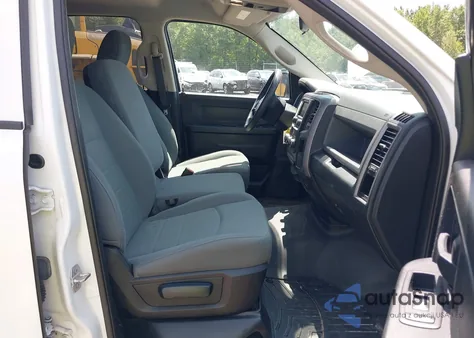 2017 Ram 1500 Express 4X4 6'4 Box из США, поврежденный, VIN 1C6RR7FTXHS728021